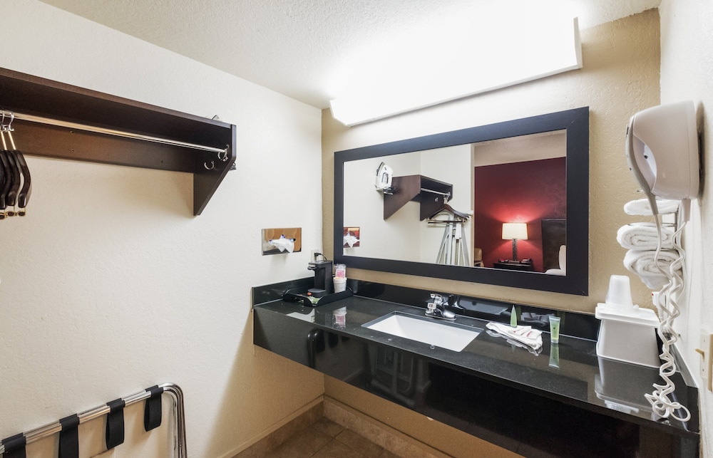 Red Roof Inn Oklahoma Airport I 40 W Fairgrounds - photo 21