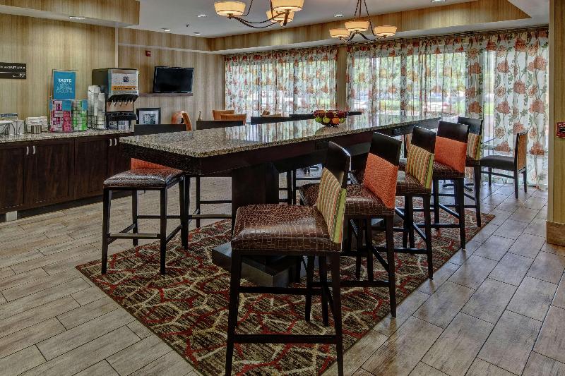 Hampton Inn Ashland - photo 11