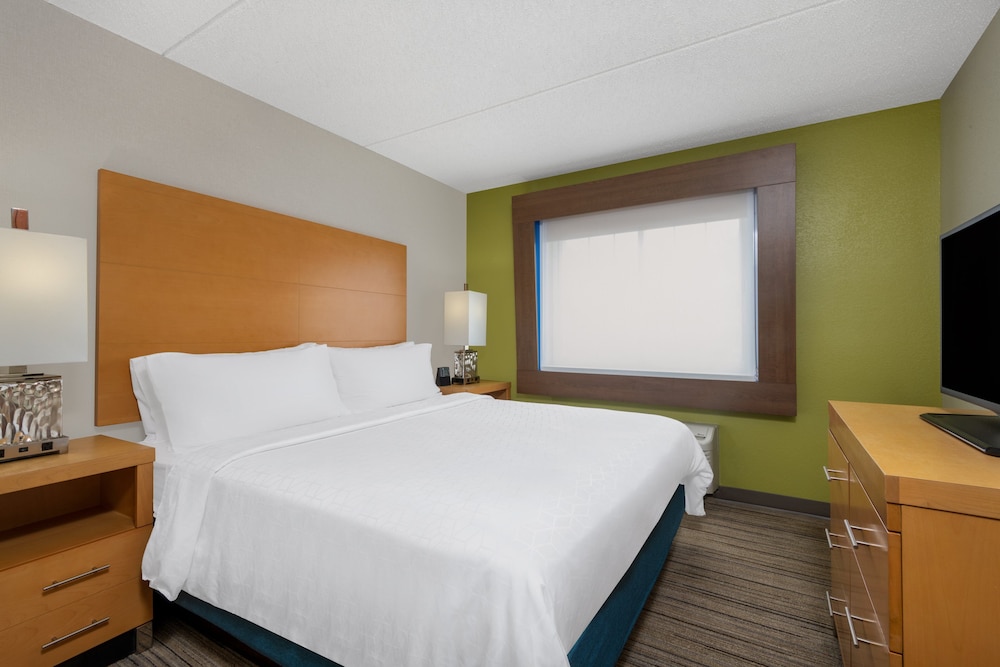 Holiday Inn Express & Suites Wheat Ridge Denver West - photo 18