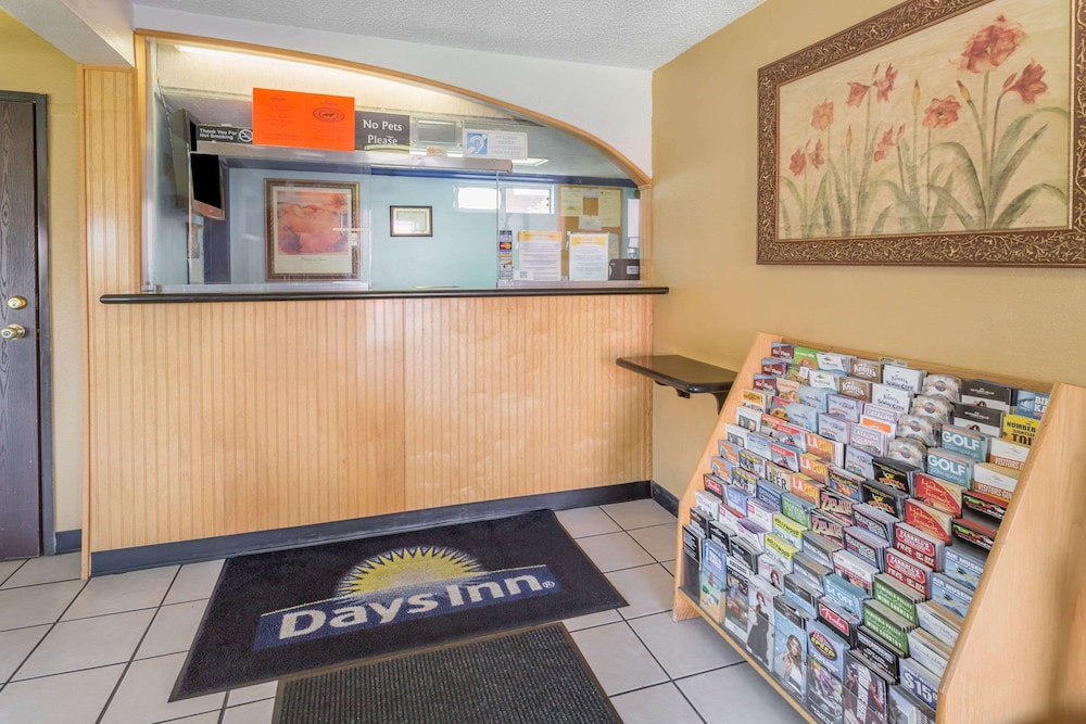 Days Inn by Wyndham San Bernardino - photo 3