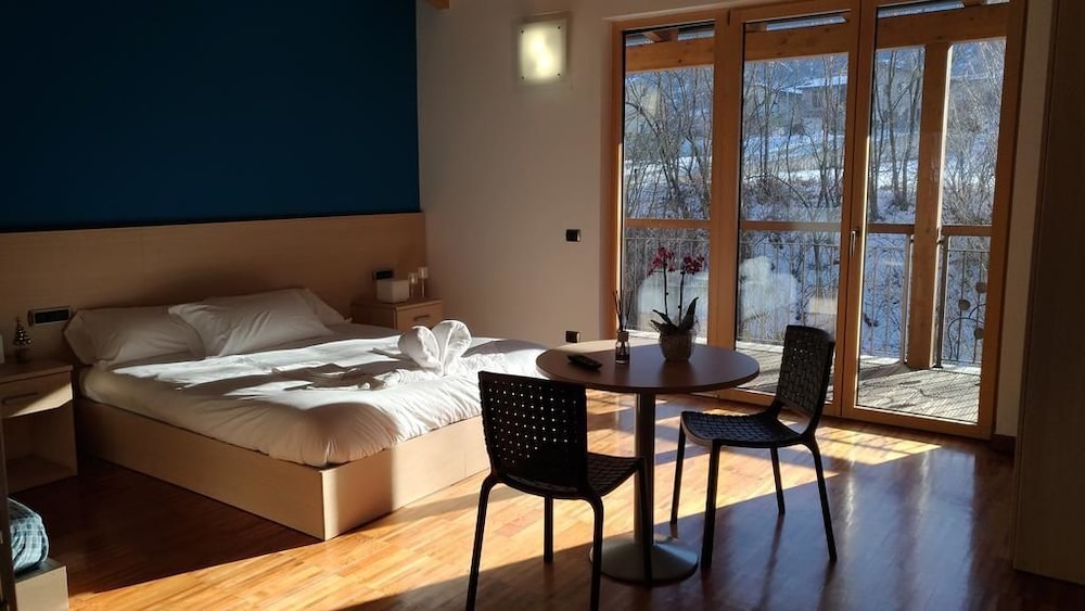 Agriturismo Terra del Sole — 4-Star Luxury Hotel in Albosaggia, Italy