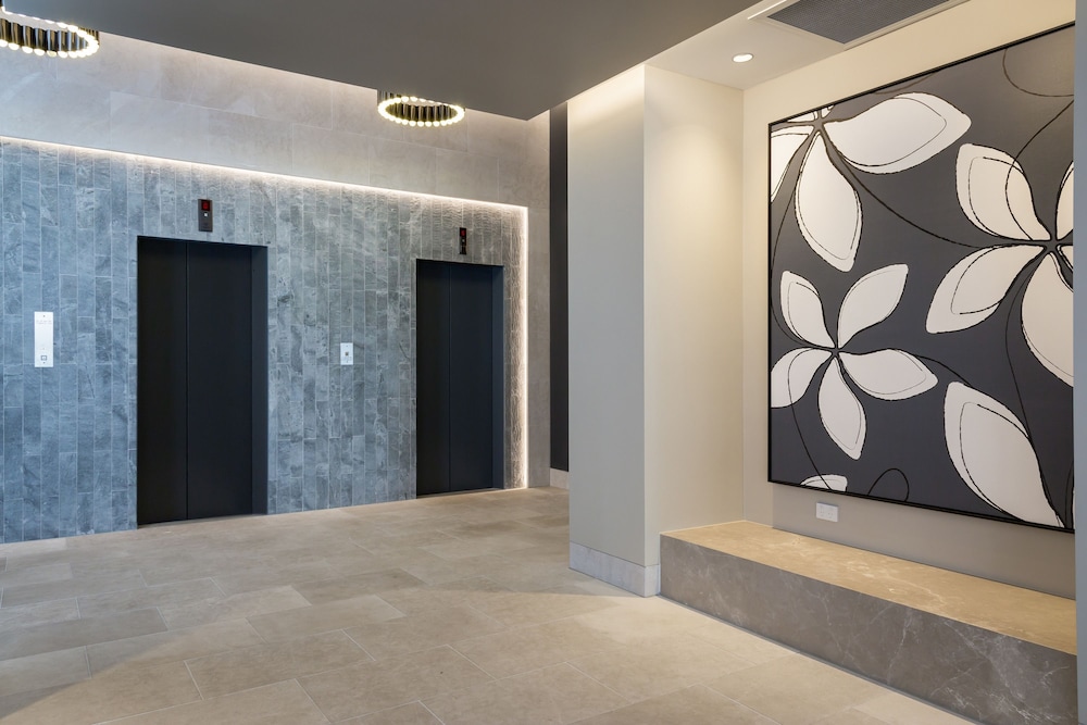 Paradise Centre Apartments — 4-Star Luxury Hotel in Surfers Paradise, Australia