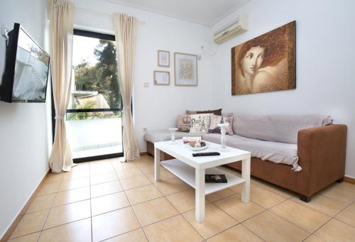 Lovely Cosy Apartment In Papagos — 4-Star Luxury Hotel in Athens, Greece