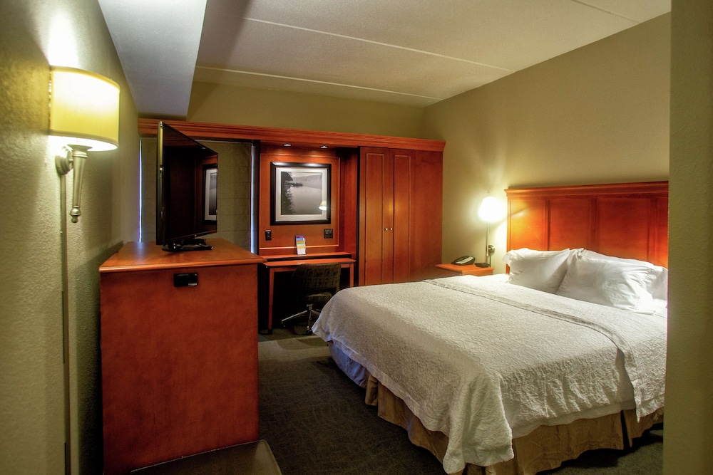 Hampton Inn Wheeling - photo 8