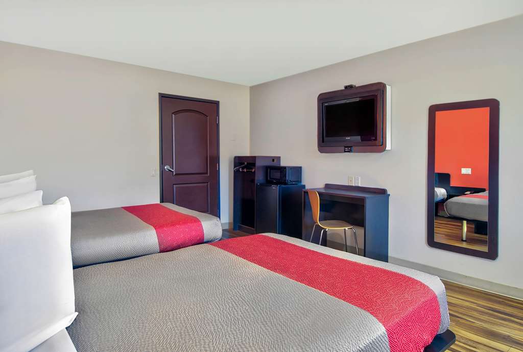 Motel 6 Victorville Desert Express - photo 8