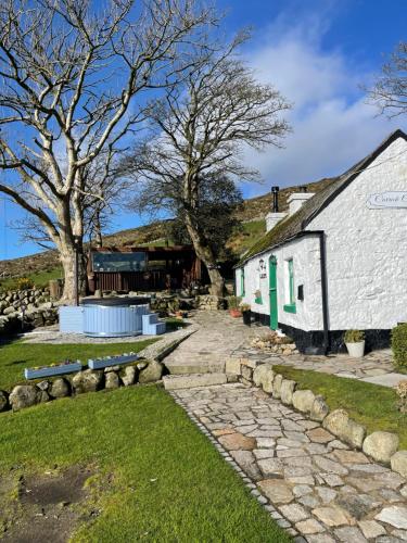 Carrick Cottage Mourne Mountains — 4-Star Luxury Hotel in Annalong, United Kingdom