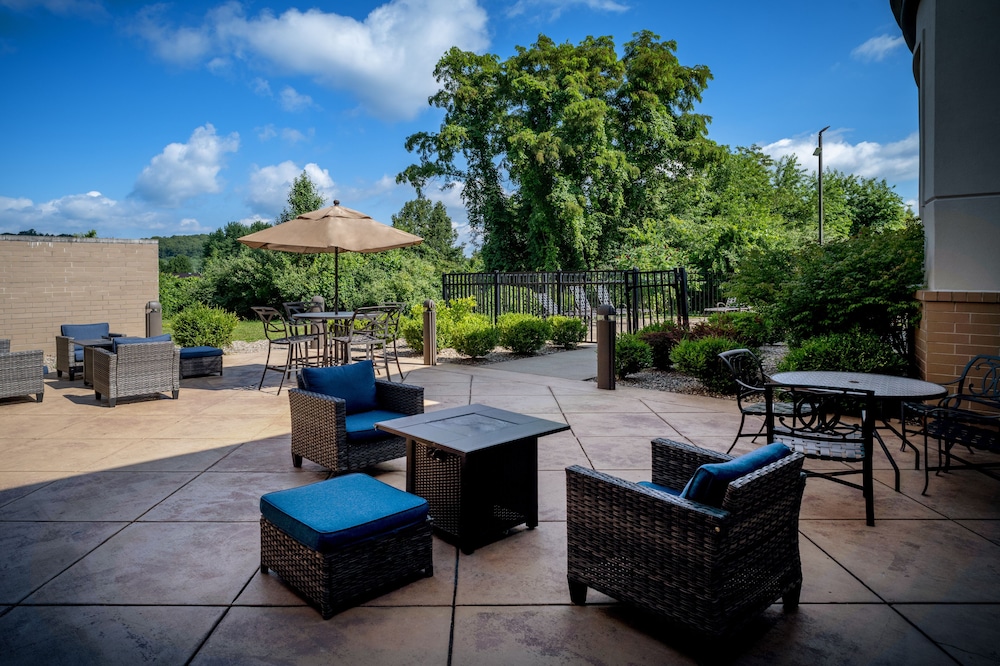 Holiday Inn Hotel & Suites Beckley by IHG - photo 36