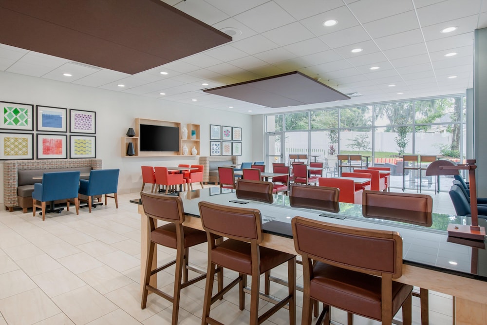 Holiday Inn Express & Suites Alachua Gainesville Area by IHG - photo 82