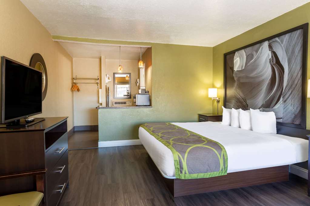 Super 8 by Wyndham Conference Center NAU Downtown - photo 20