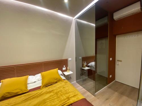 Queen Room in pieno centro Confort Relax e Privacy in Modena, Italy
