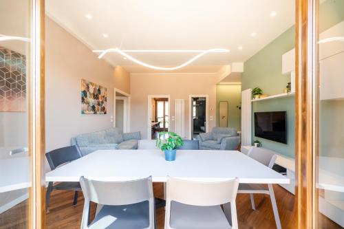 San Michele Modern Apartment con balcone — 4-Star Luxury Hotel in Vicenza, Italy