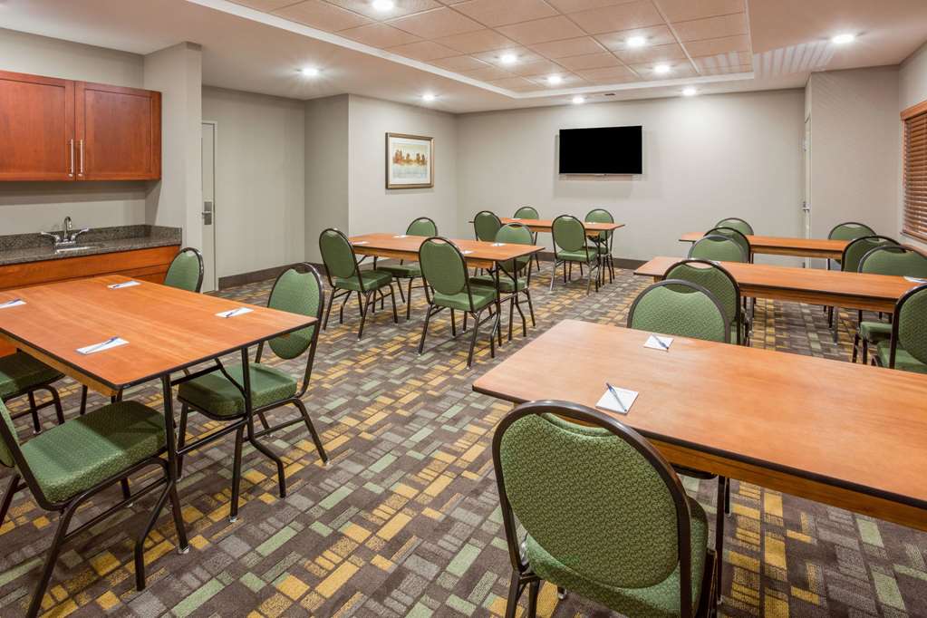 AmericInn by Wyndham Sibley - photo 18
