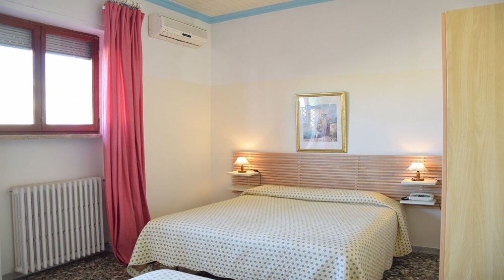 Royal Baron Hotel - carbon neutral hotel in Kumasi