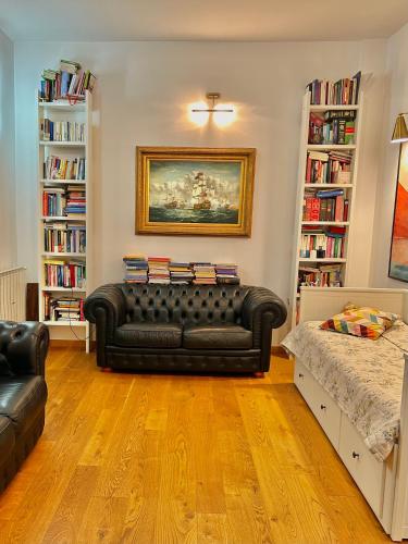 Italian Luxury Apartment — 4-Star Luxury Hotel in Rome, Italy