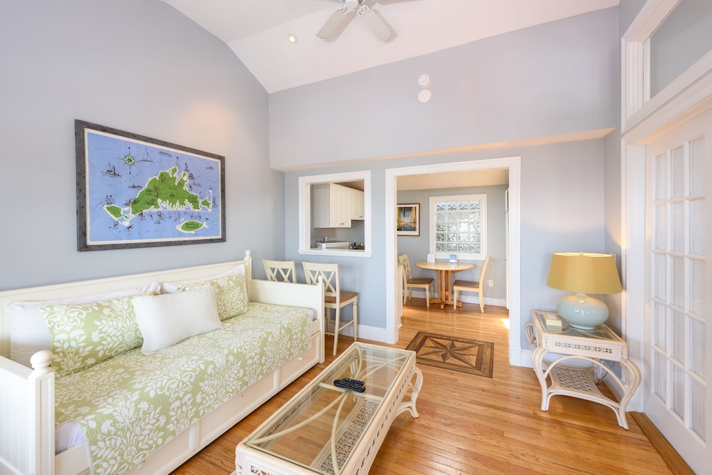 MV Surfside Hotel - photo 19