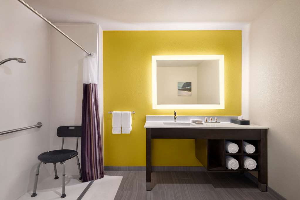 La Quinta Inn & Suites by Wyndham Clovis CA - photo 11