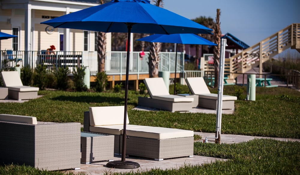The Salty Mermaid Oceanfront Hotel - photo 23