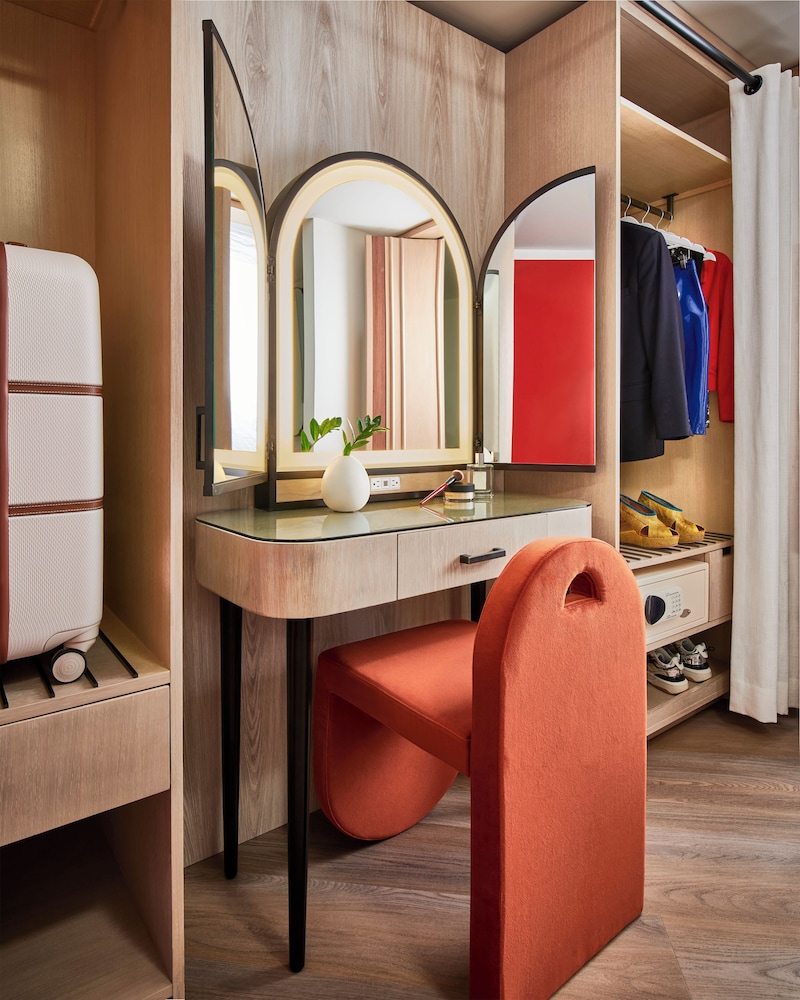 Virgin Hotel Las Vegas Curio Collection by Hilton - photo 34
