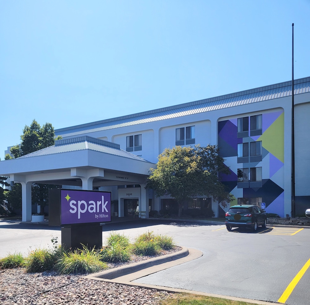 Spark by Hilton Green Bay - featured photo