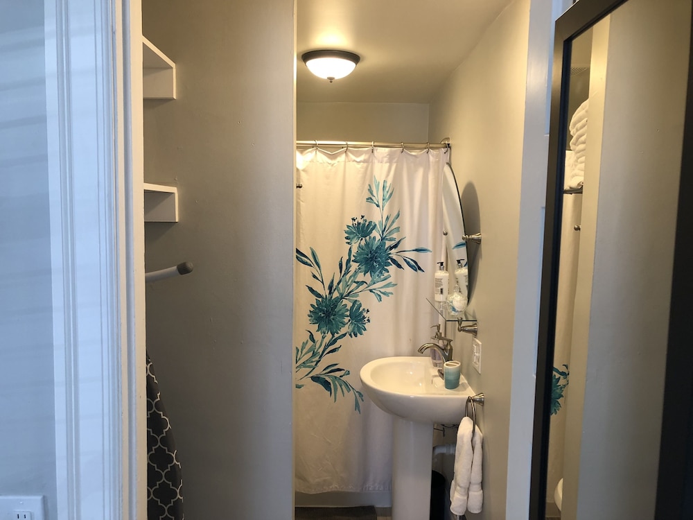 Midtown Manor - photo 18