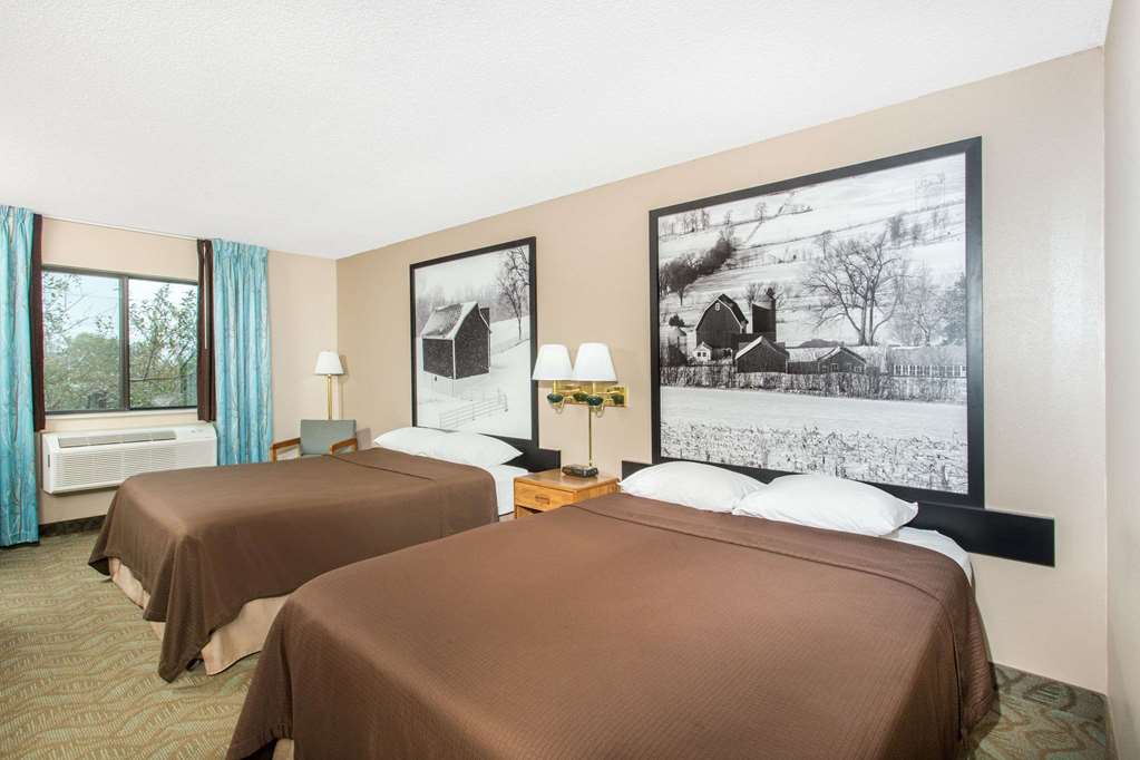 Super 8 by Wyndham Dodgeville - photo 8