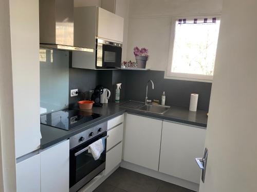 F2 Avec Grand Balcon Quartier Gare in Metz, France