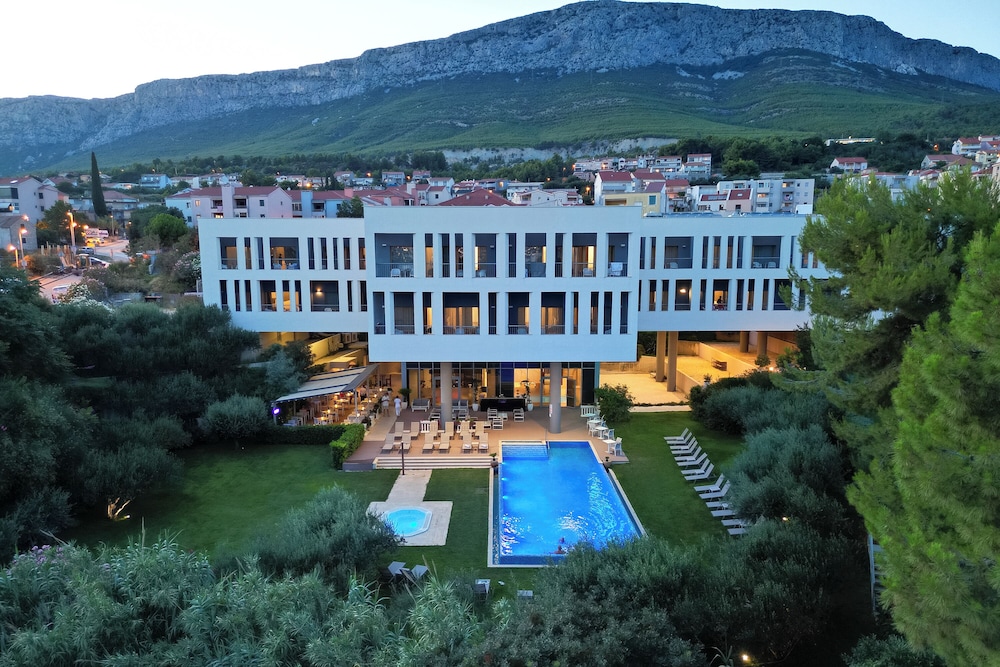 Hotel Salona Palace — Solin