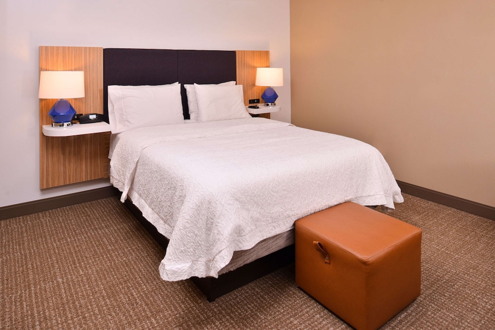 Hampton Inn York - photo 15