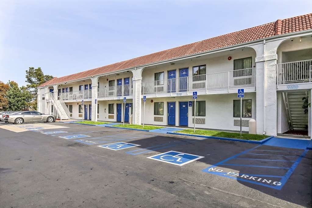 Motel 6 Pinole CA - photo 5