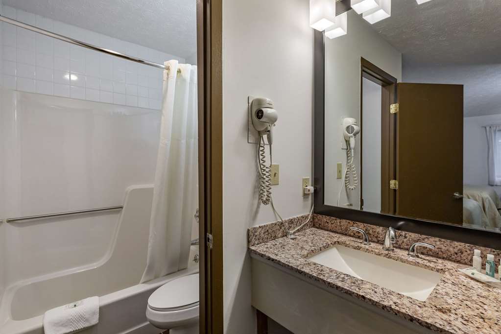 Quality Inn Austintown Youngstown West - photo 28