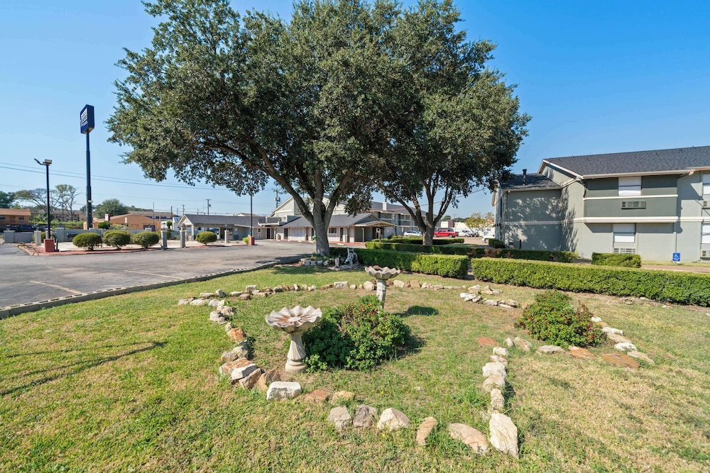Americas Best Value Inn & Suites Brenham - photo 46