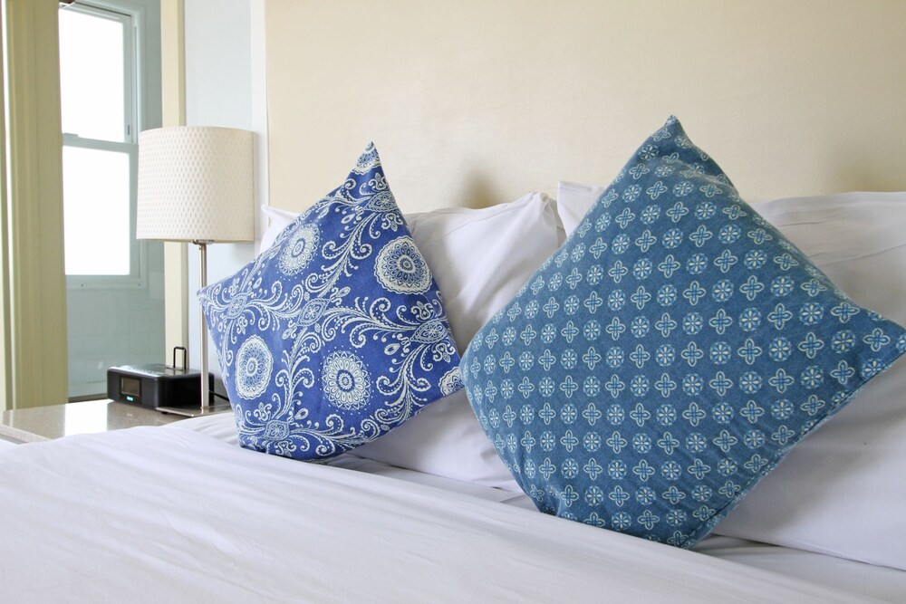 Cadillac Hotel - photo 11