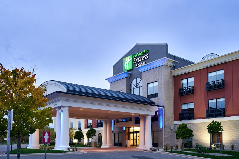 Holiday Inn Express and Suites Dieppe Airport