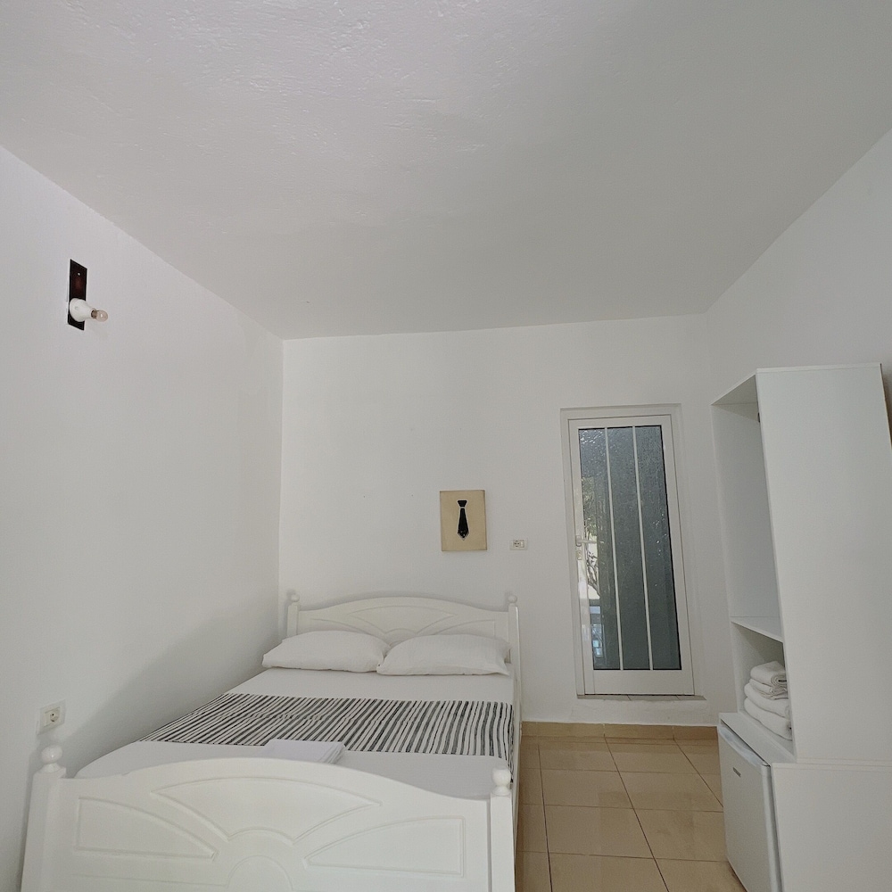 Naza Hotel — hotel in Lukove