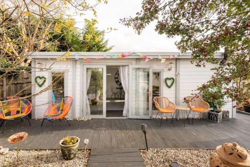 The Cabin At The Beach — 4-Star Luxury Hotel in Whitstable, United Kingdom