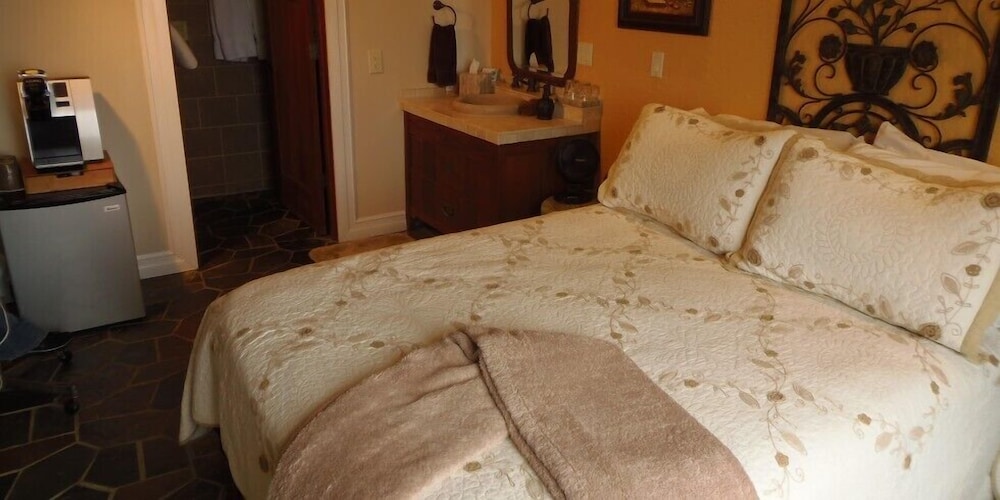 The Collins Inn and Seaside Cottages - photo 18