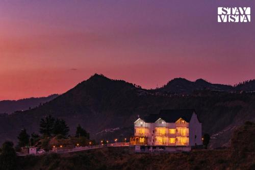 StayVista at The Altair Villa 7BR villa in Theog with Bonfire BBQ — 4-Star Luxury Hotel in Theog, India