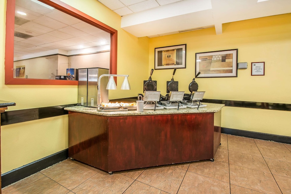 The Adventure Hotel by the parks - photo 66