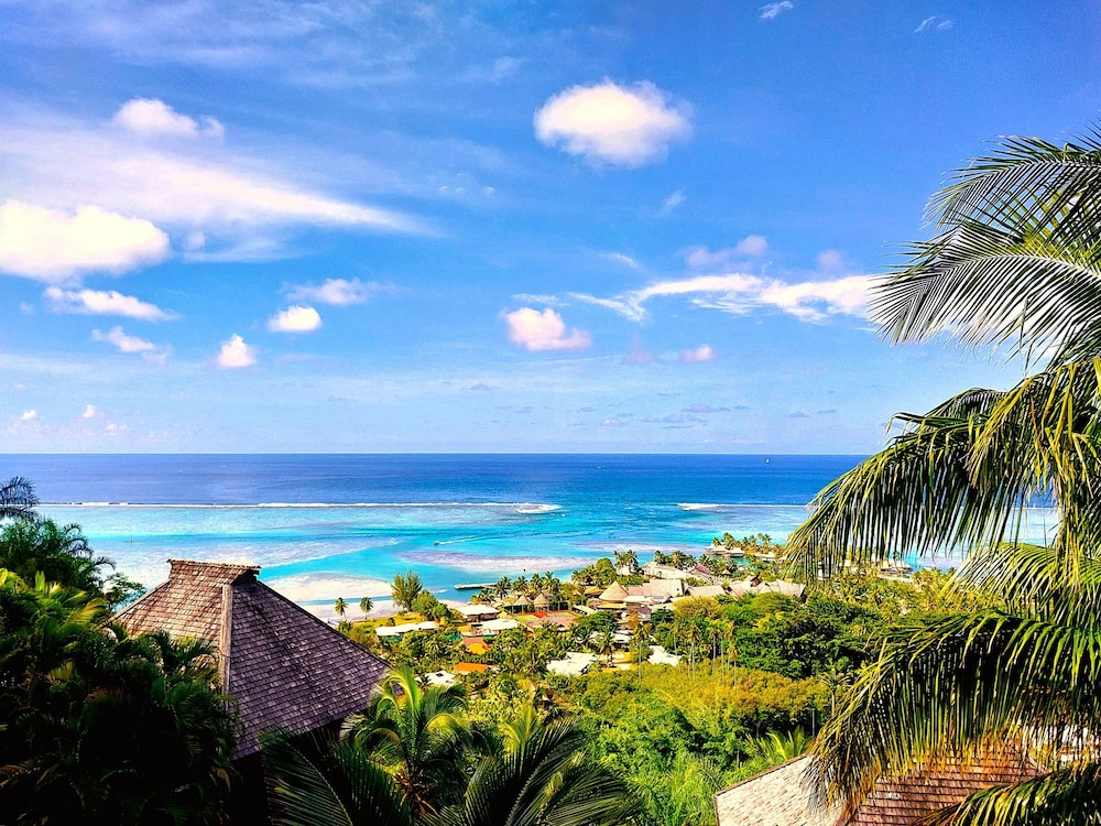 Moorea Villa Ana Mua — 4-Star Luxury Hotel in Papetoai, French Polynesia
