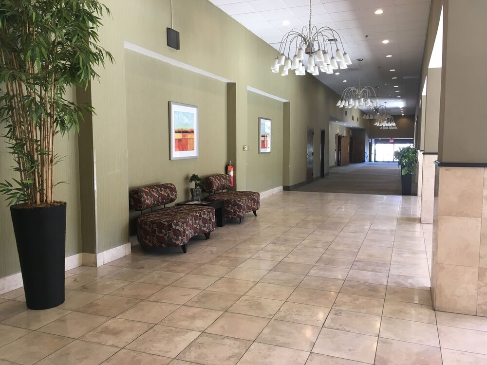 Windemere Hotel & Conference - photo 30
