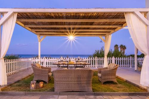 Beach Front Villas — 4-Star Luxury Hotel in Noto, Italy