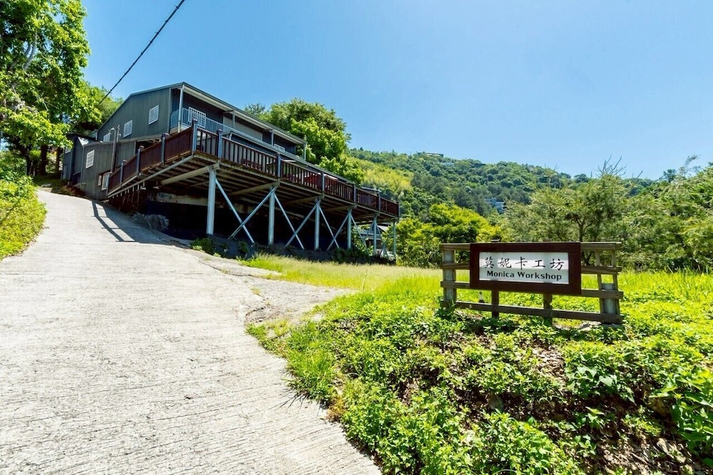 Monica Workshop - carbon neutral hotel in Nantou