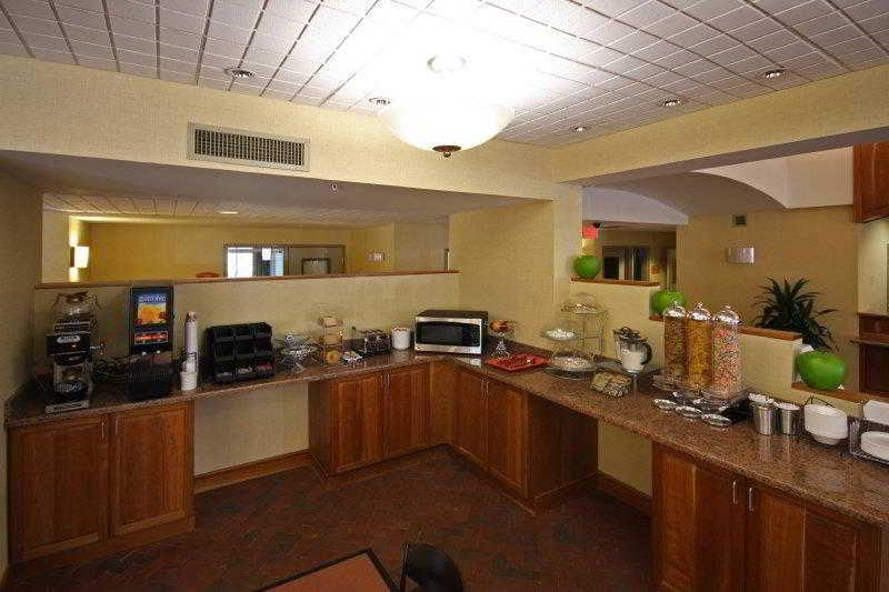 Super 8 by Wyndham Natchez - photo 23
