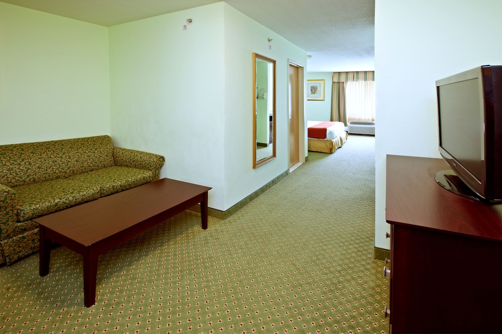 Holiday Inn Express & Suites Scottsburg by IHG - photo 6