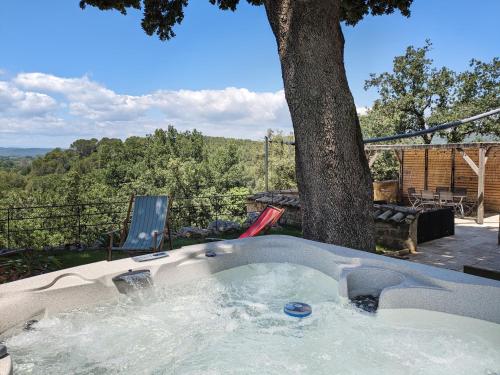 Le Grand Chene Vert Bagnols Sur Ceze — hotel in Bagnols-Sur-Ceze