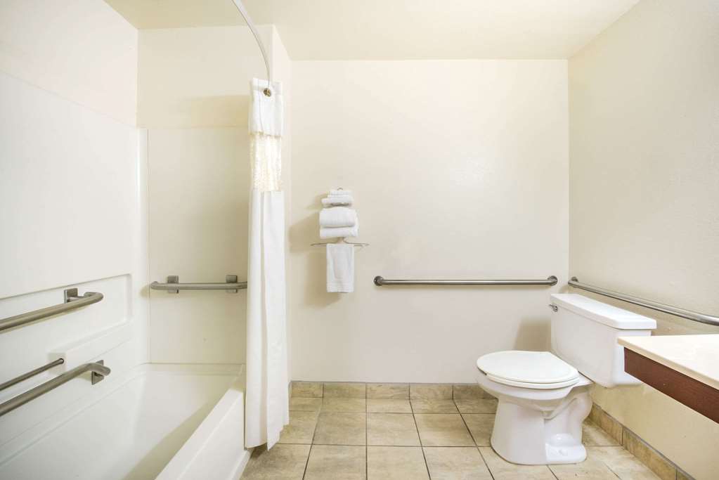 Super 8 by Wyndham Harlingen TX - photo 7