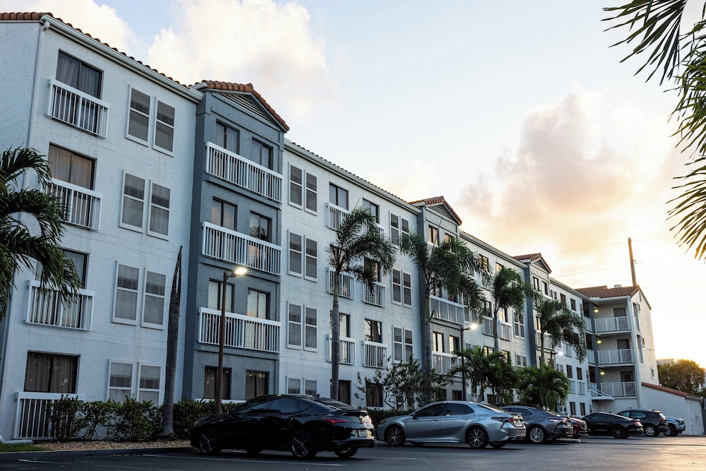 Holiday Inn & Suites Boca Raton North by IHG - photo 51