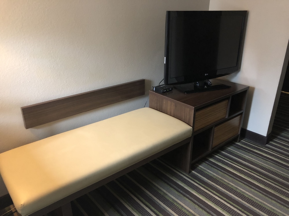 Super 8 by Wyndham Pocatello - photo 11