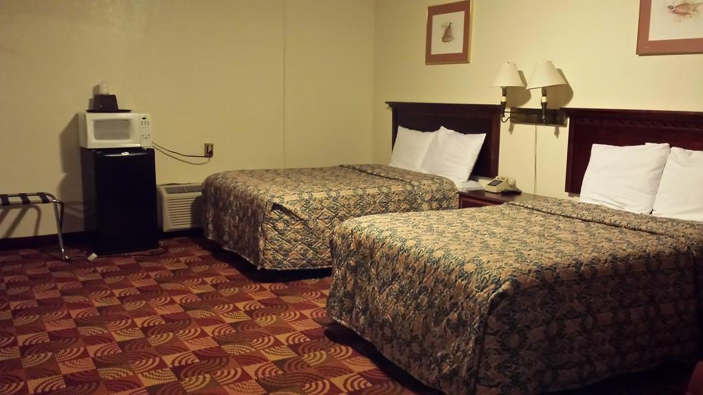 Red Carpet Inn and Suites New Cumberland - photo 10