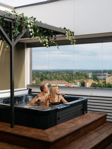Prime Penthouse Central jacuzzi and sauna — 4-Star Luxury Hotel in Pori, Finland